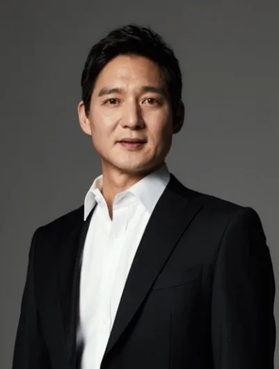 Portrait of South Korean actor Yu Tae-Woong