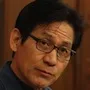 Ahn Sung-Ki as Professor Kim Kyung-Ho