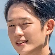 Jung Hae-In as Sang-Pil