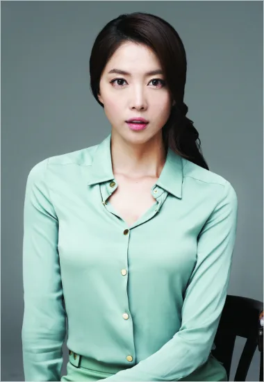 Oh Yoon-Ah portrait photograph