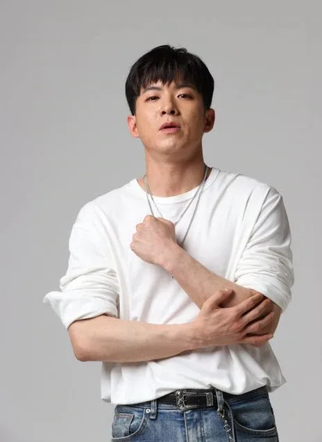 Na Tae-Joo promotional photograph