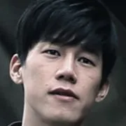 Kim Moo-Yul as Sang-Keun