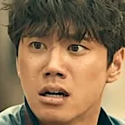 Lee Jun-young as Choi Ji-wan