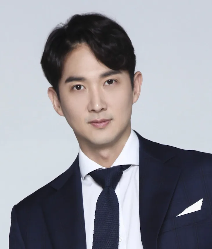Profile photograph of actor Jang Yoon-Woo