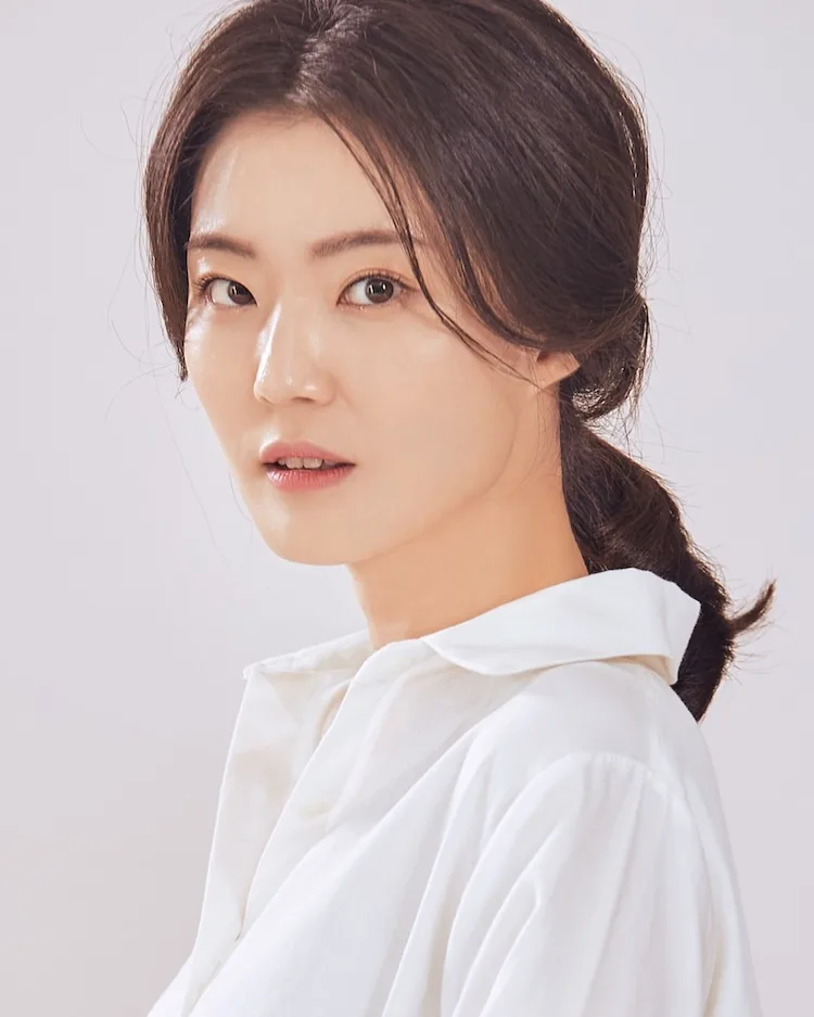 Min A-Ram promotional photograph