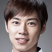 Junki Tozuka as Kohei Tako
