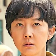 Yum Jung-ah as Eom Jin-sook