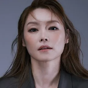Portrait photograph of Cha Ji-Yeon
