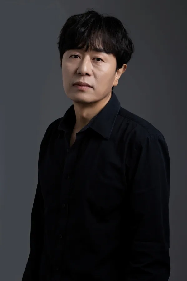 Portrait photograph of South Korean actor Kim Min-Sang
