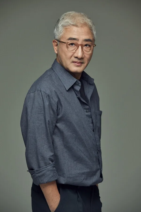 Portrait photograph of South Korean actor Ryu Tae-Ho