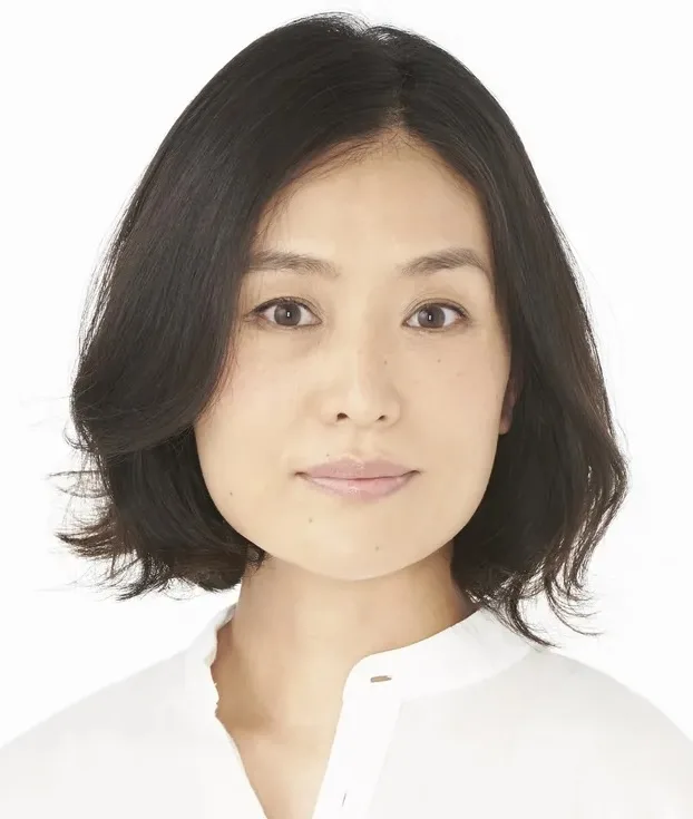 Nahoko Yoshimoto profile photograph