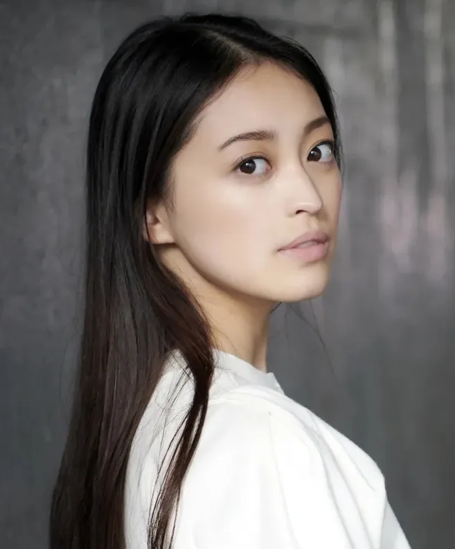 Portrait photograph of Japanese actress Moka Ishikawa