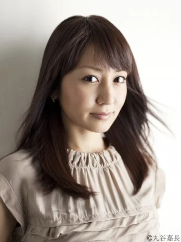 Portrait photograph of Japanese actress Akiko Yada.