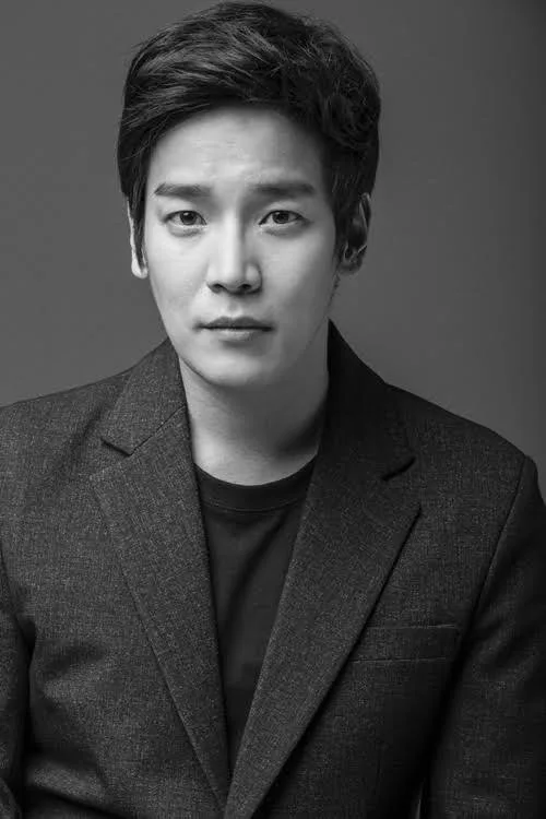 Kim Nam-Woo profile photograph