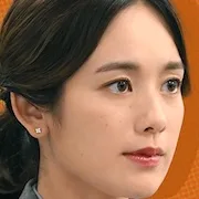 Actress Miwako Kakei