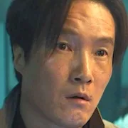 Lee Joong-Ok portrays Lee Bong-Seok