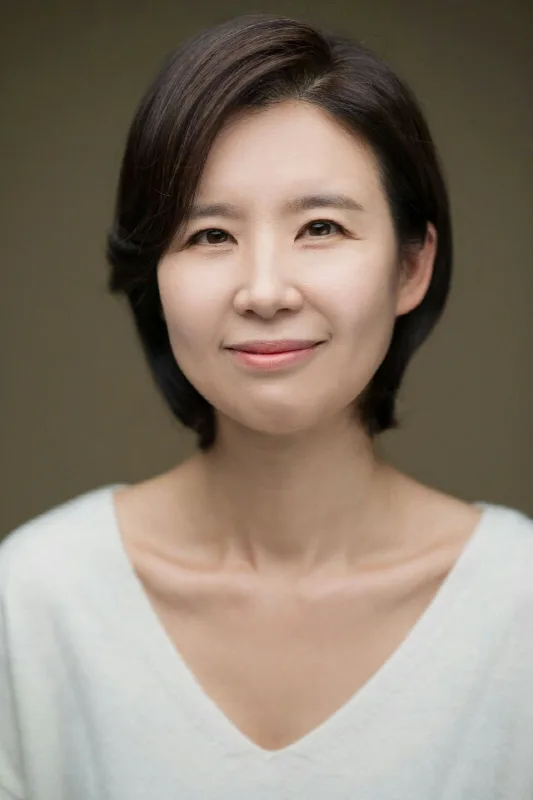 Lee Ji-hyun-1972-pt1 portrait