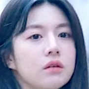 Go Youn-Jung as Park Yu-Ri