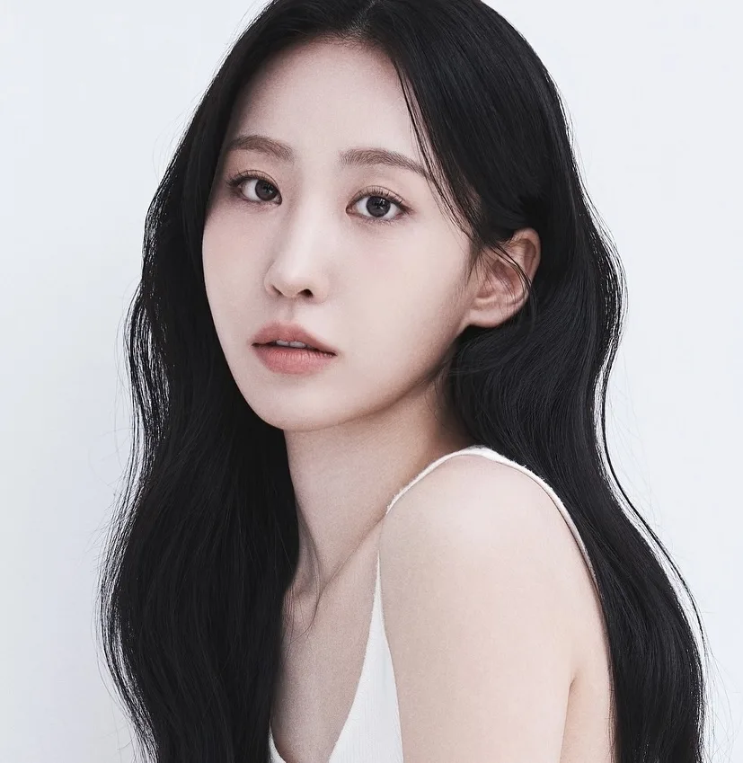 Portrait of South Korean actress Eom Yi-Seol