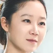 Kong Hyo-jin as Eve Kim