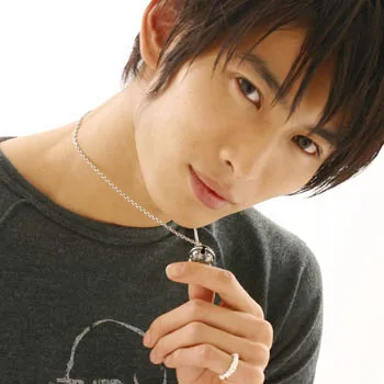 Portrait photograph of Japanese actor Satoshi Matsuda