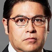 Sarutoki Minagawa as Toshio Munakata
