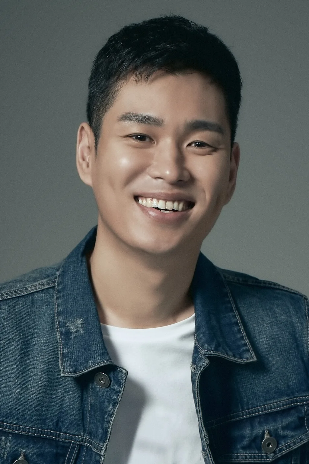 Lee Kyo-Yeob