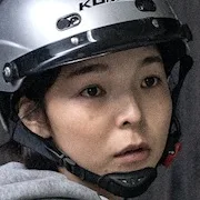 Park Jin-joo as delivery woman