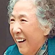 Joo Boo-Jin as Kim Cheol-Joong's grandmother