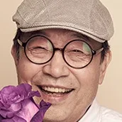 Actor Shin Goo